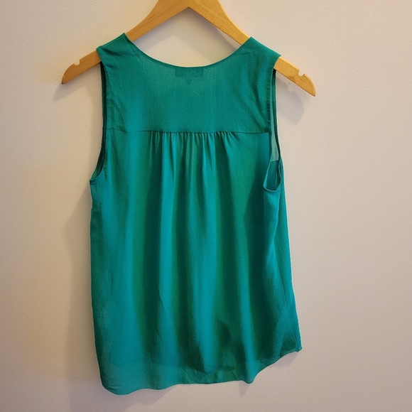 Green sheer sleeveless Babaton blouse - Picture 2 of 2